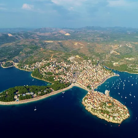 Your Perfect Seaside Escape Awaits, Cleaning Included * Dolac